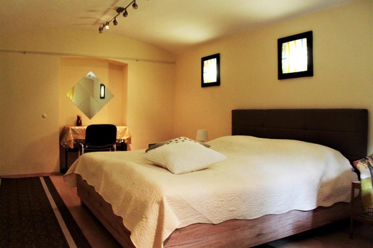Nattache Studio Apartment Basment Zagreb Buitenkant foto